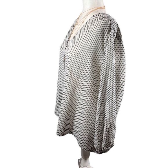 H&M sheer blouse high low hem button down white black size 12 - Picture 6 of 16
